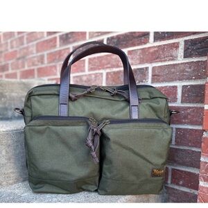 FILSON - Dryden Briefcase - Otter Green
- Laptop Bag - Messenger - Man Purse